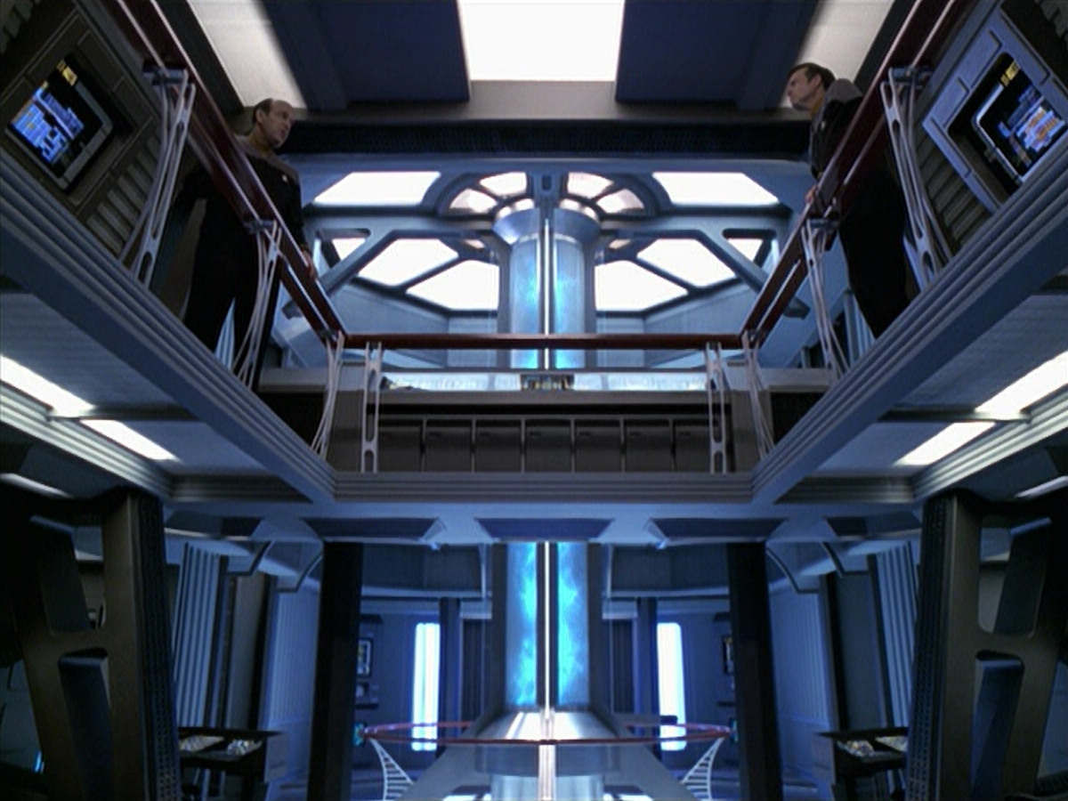 extant_StarTrek_VOY_6x10-Pathfinder_01855.jpg