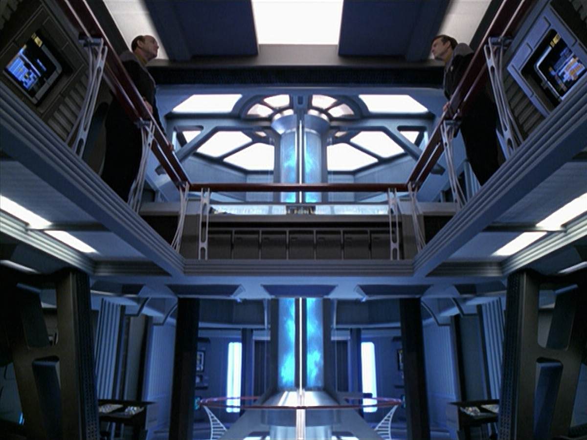 extant_StarTrek_VOY_6x10-Pathfinder_01857.jpg