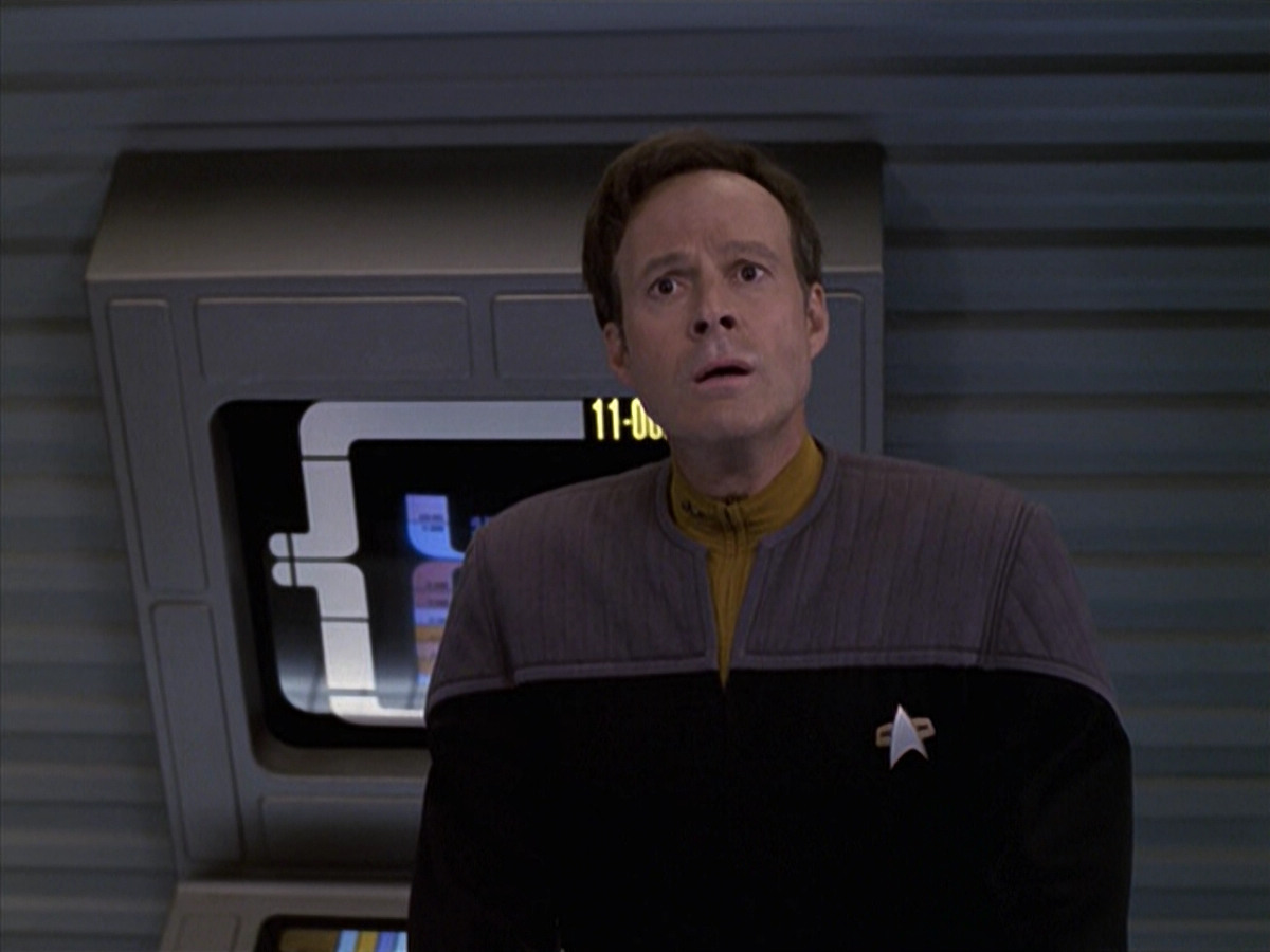 extant_StarTrek_VOY_6x10-Pathfinder_01858.jpg