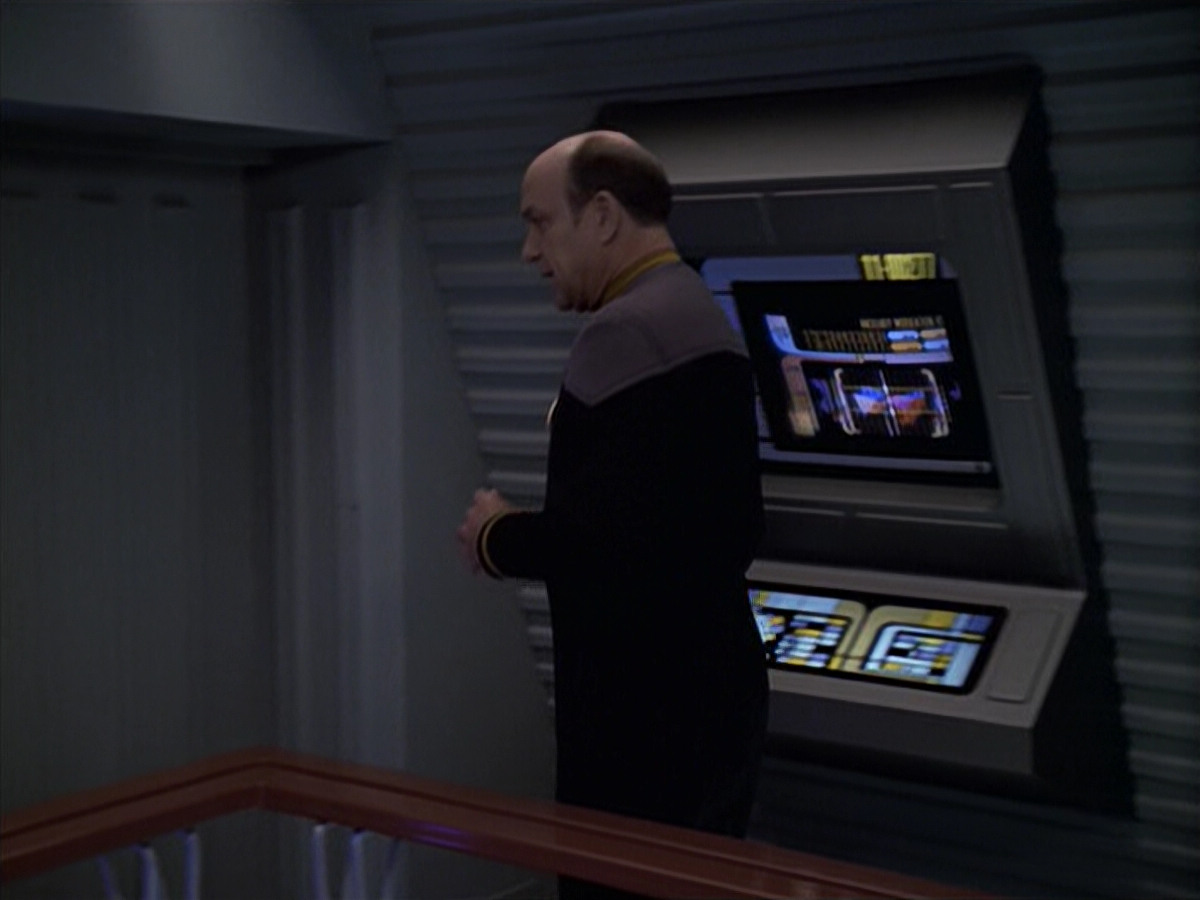 extant_StarTrek_VOY_6x10-Pathfinder_01896.jpg