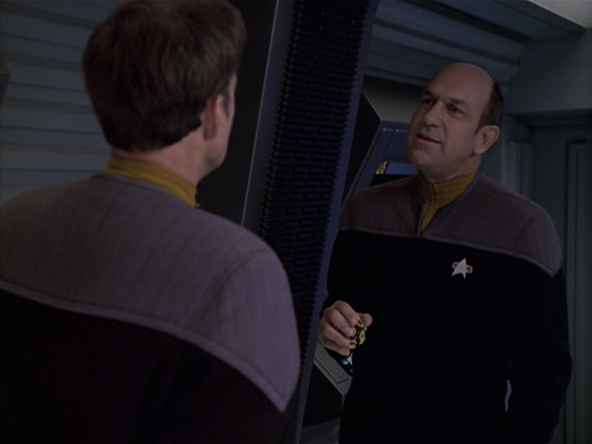 extant_StarTrek_VOY_6x10-Pathfinder_01936.jpg