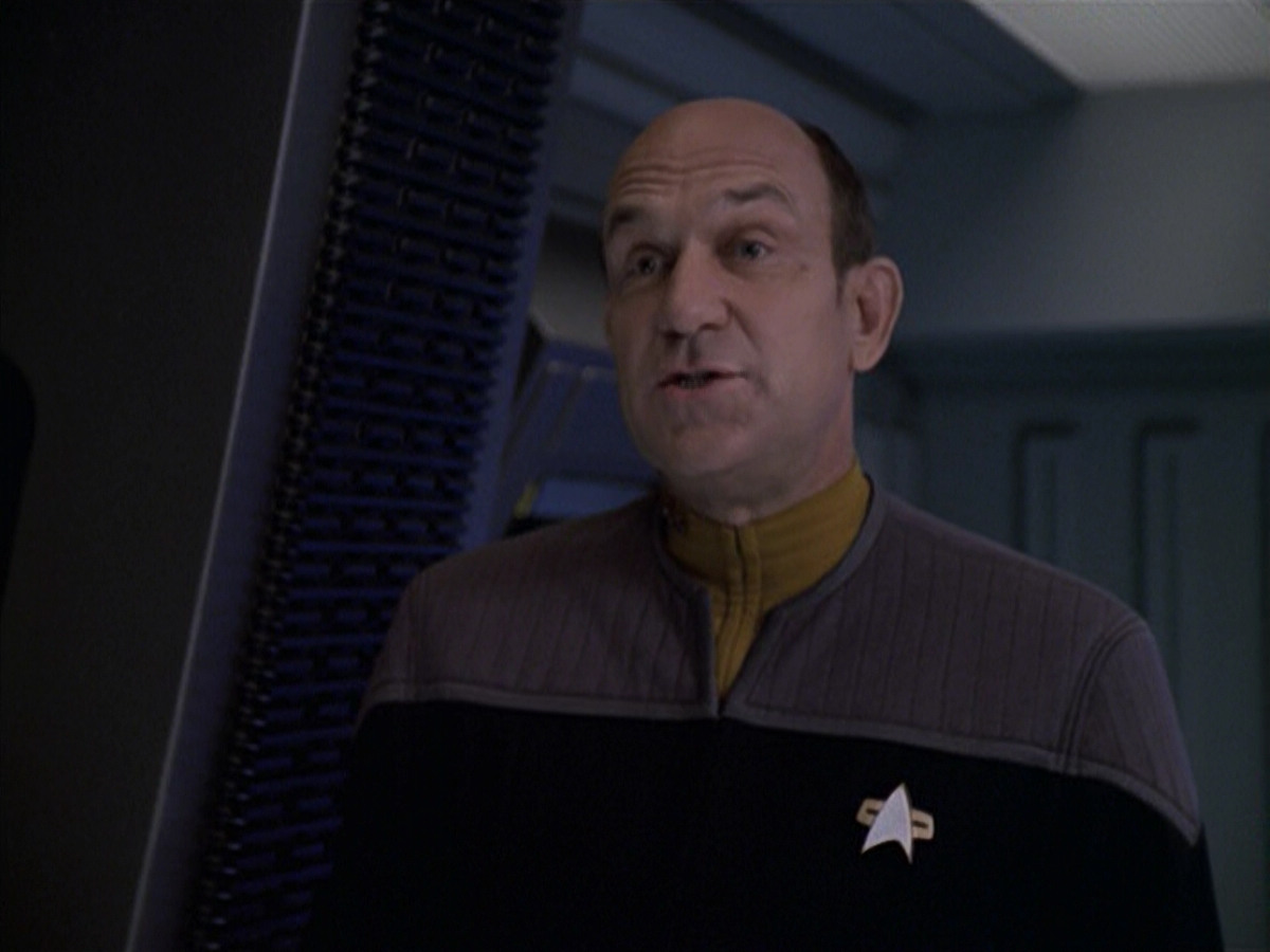 extant_StarTrek_VOY_6x10-Pathfinder_02000.jpg