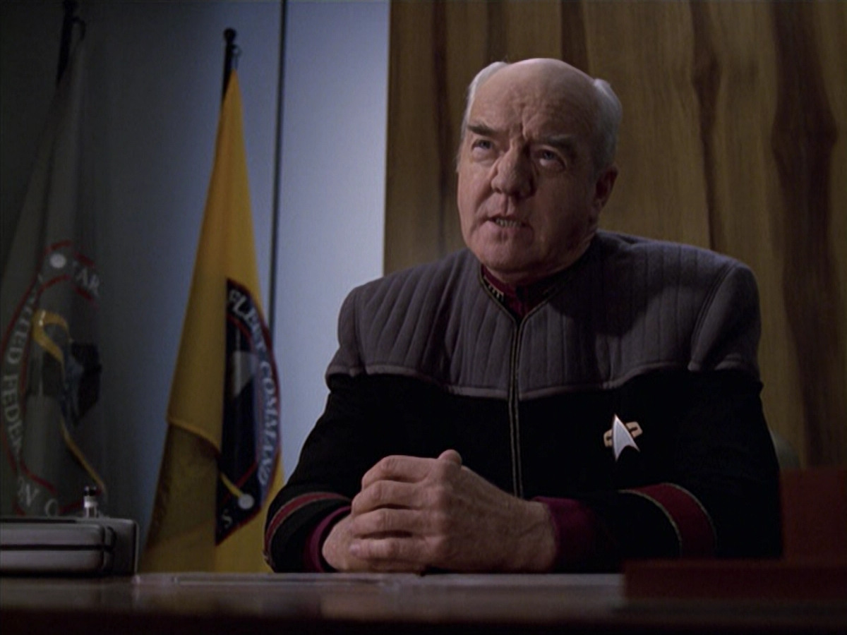 extant_StarTrek_VOY_6x10-Pathfinder_02095.jpg
