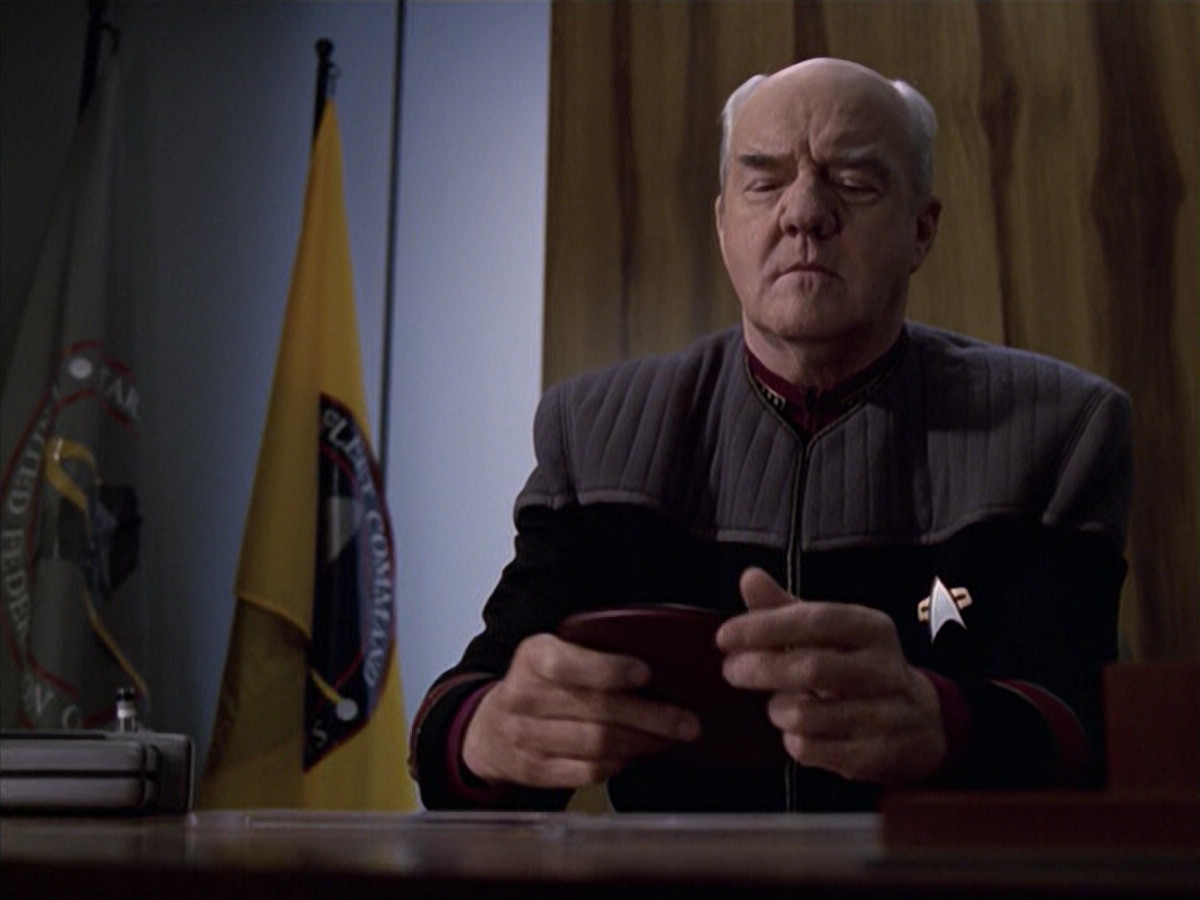 extant_StarTrek_VOY_6x10-Pathfinder_02126.jpg