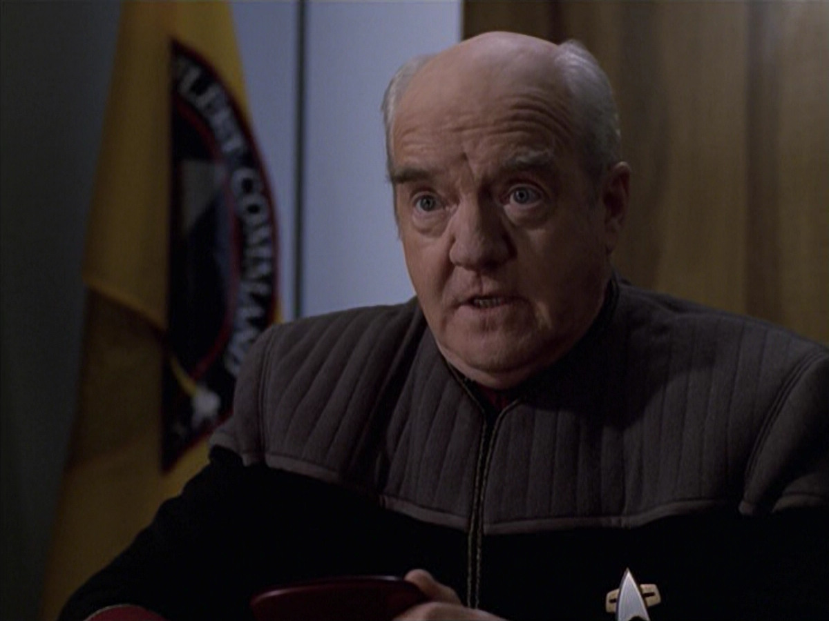 extant_StarTrek_VOY_6x10-Pathfinder_02156.jpg