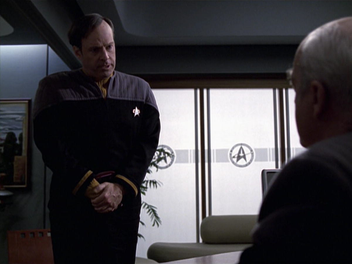 extant_StarTrek_VOY_6x10-Pathfinder_02168.jpg