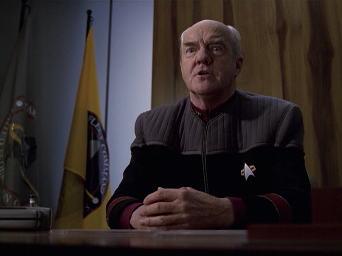extant_StarTrek_VOY_6x10-Pathfinder_02200.jpg