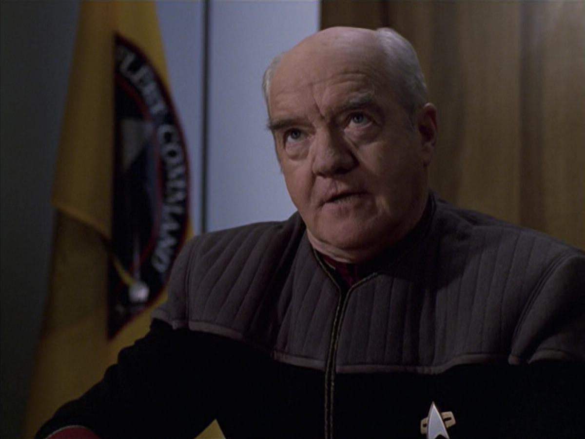 extant_StarTrek_VOY_6x10-Pathfinder_02210.jpg