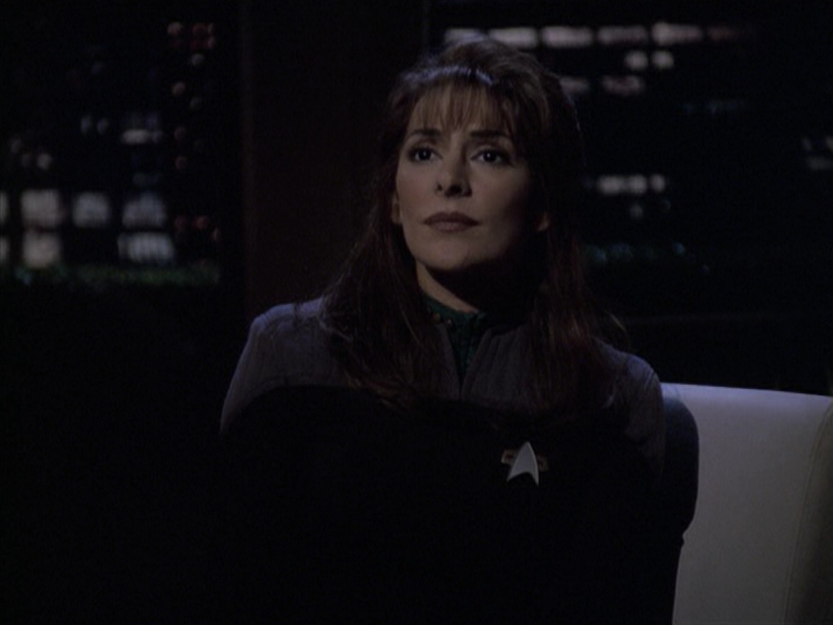 extant_StarTrek_VOY_6x10-Pathfinder_02246.jpg