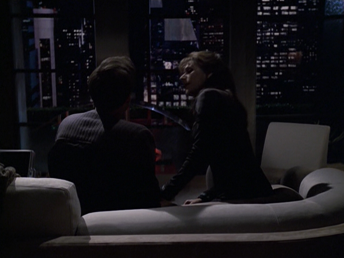 extant_StarTrek_VOY_6x10-Pathfinder_02360.jpg