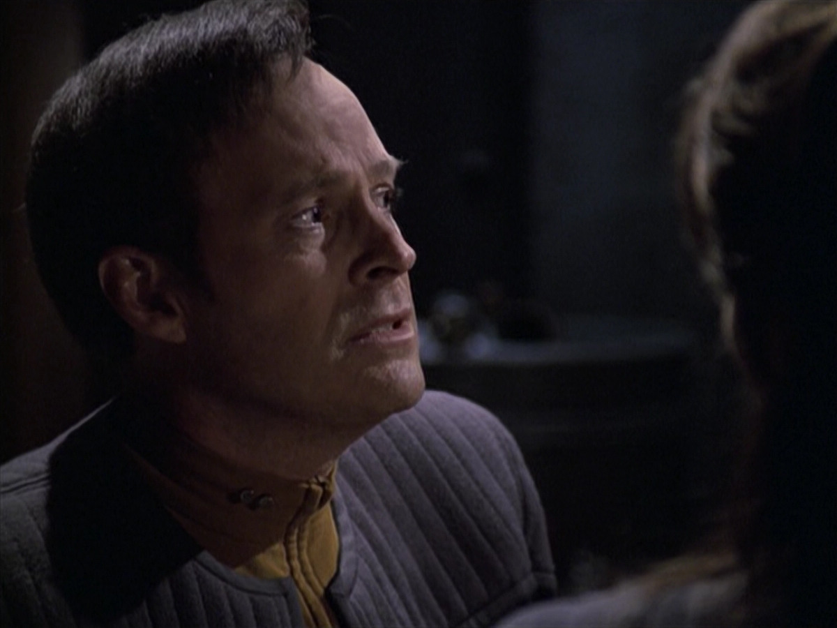 extant_StarTrek_VOY_6x10-Pathfinder_02370.jpg