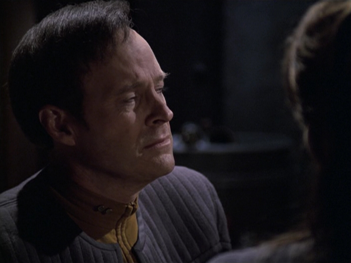 extant_StarTrek_VOY_6x10-Pathfinder_02375.jpg