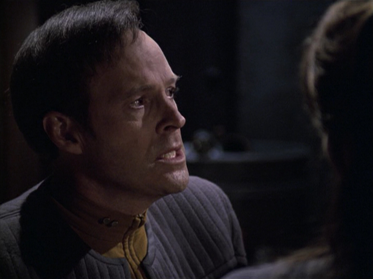 extant_StarTrek_VOY_6x10-Pathfinder_02376.jpg