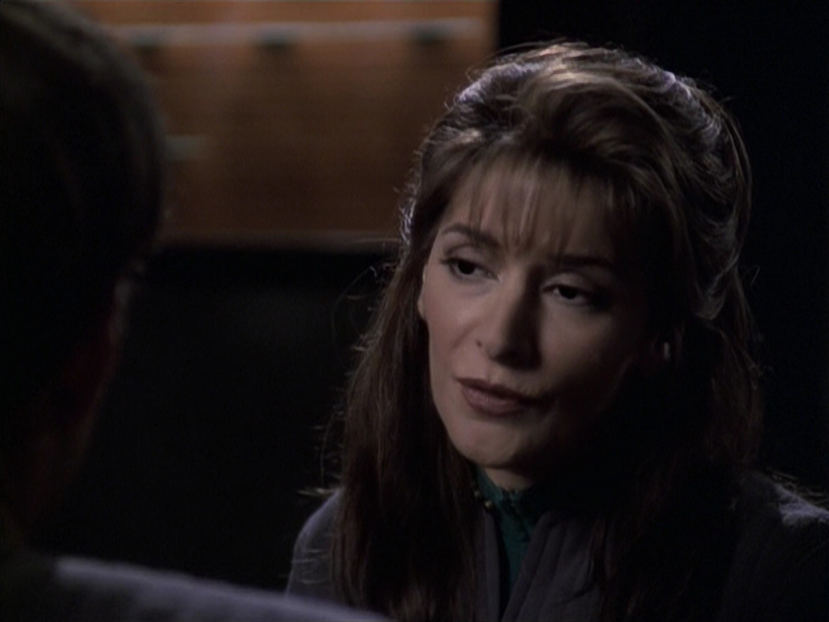 extant_StarTrek_VOY_6x10-Pathfinder_02391.jpg