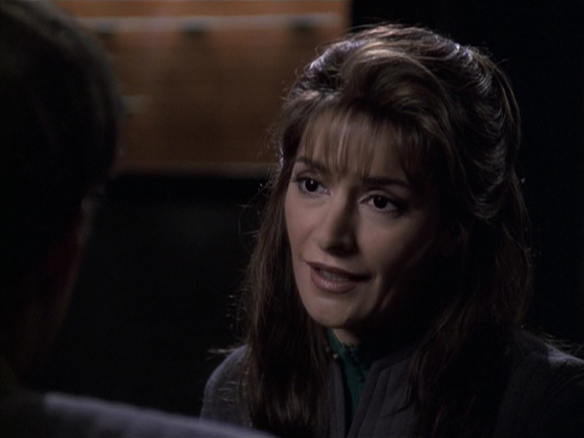 extant_StarTrek_VOY_6x10-Pathfinder_02393.jpg