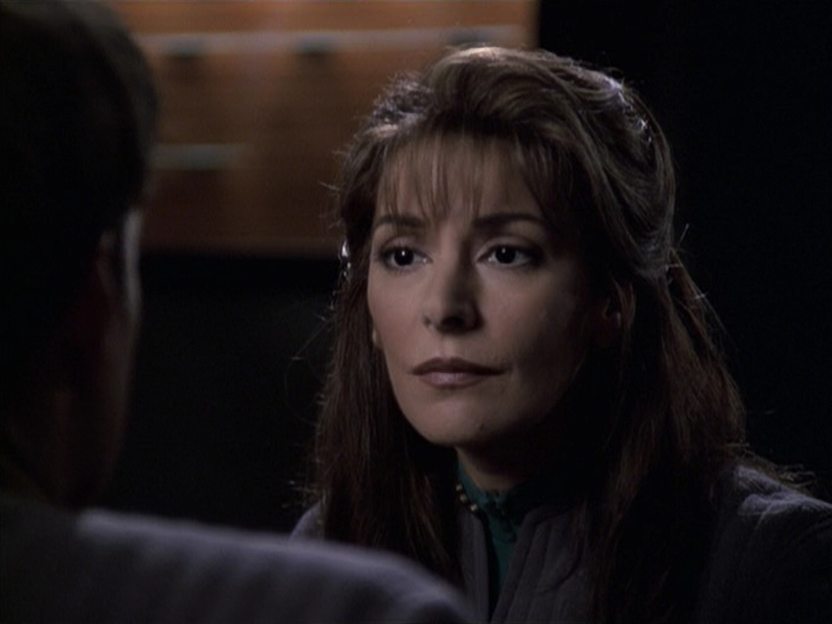extant_StarTrek_VOY_6x10-Pathfinder_02440.jpg