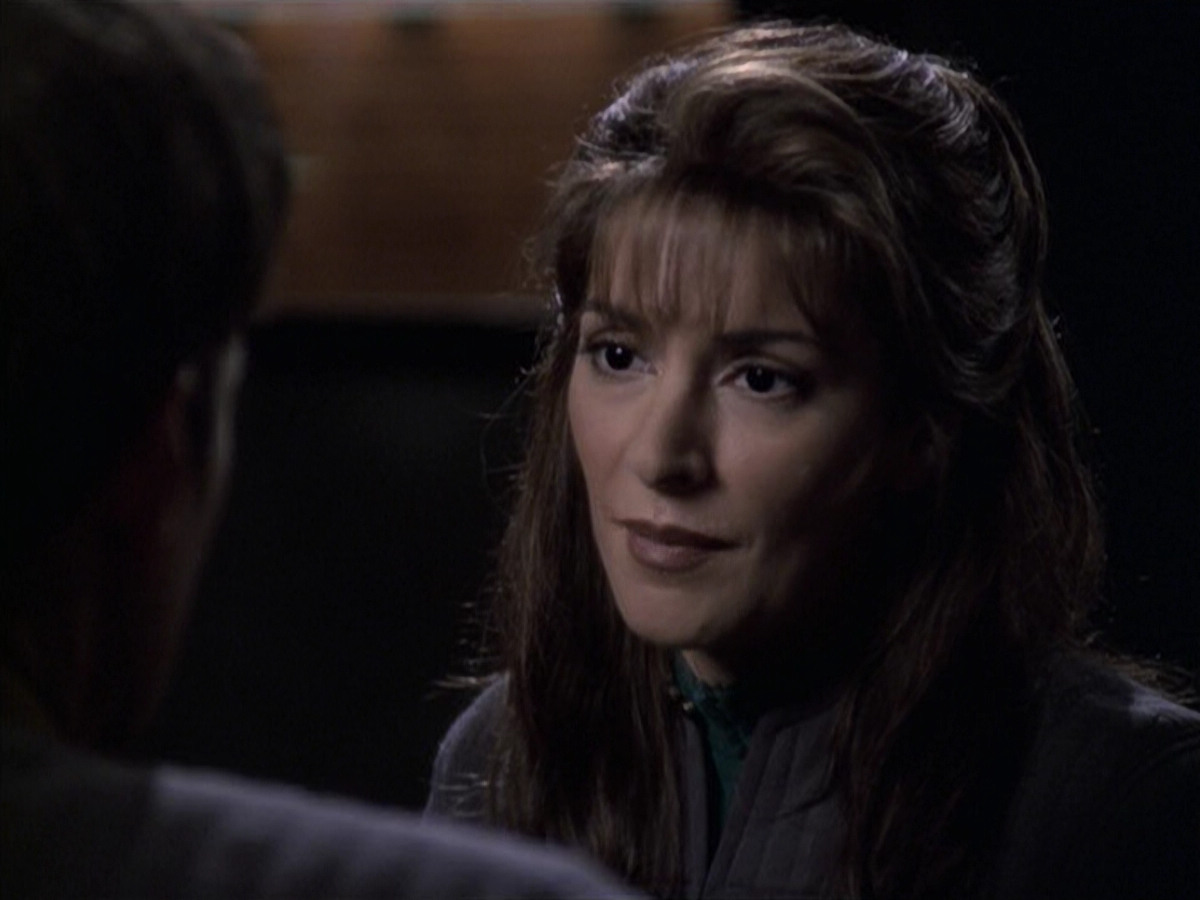 extant_StarTrek_VOY_6x10-Pathfinder_02455.jpg