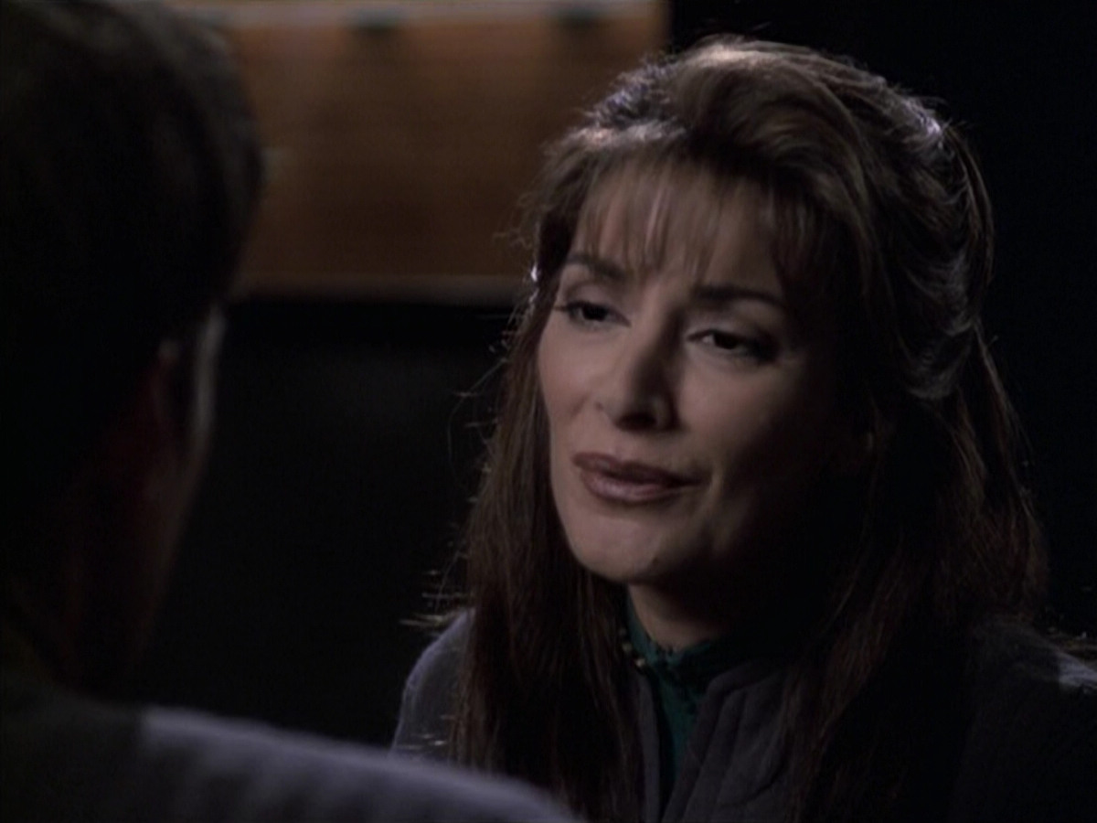 extant_StarTrek_VOY_6x10-Pathfinder_02461.jpg