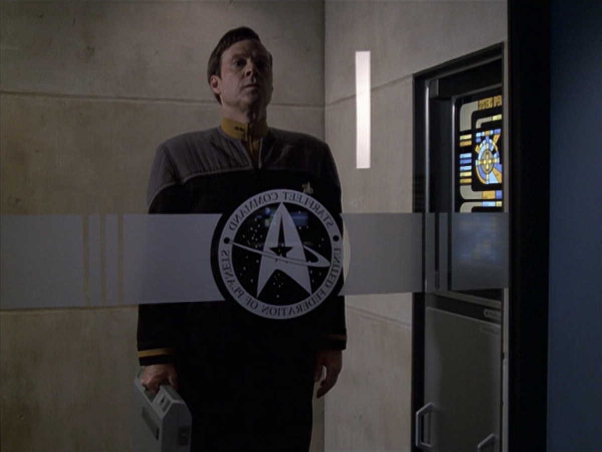 extant_StarTrek_VOY_6x10-Pathfinder_02520.jpg