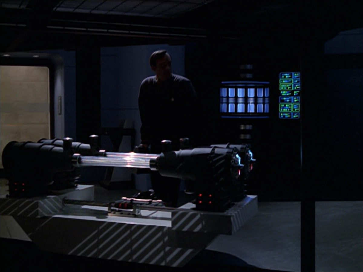 extant_StarTrek_VOY_6x10-Pathfinder_02581.jpg