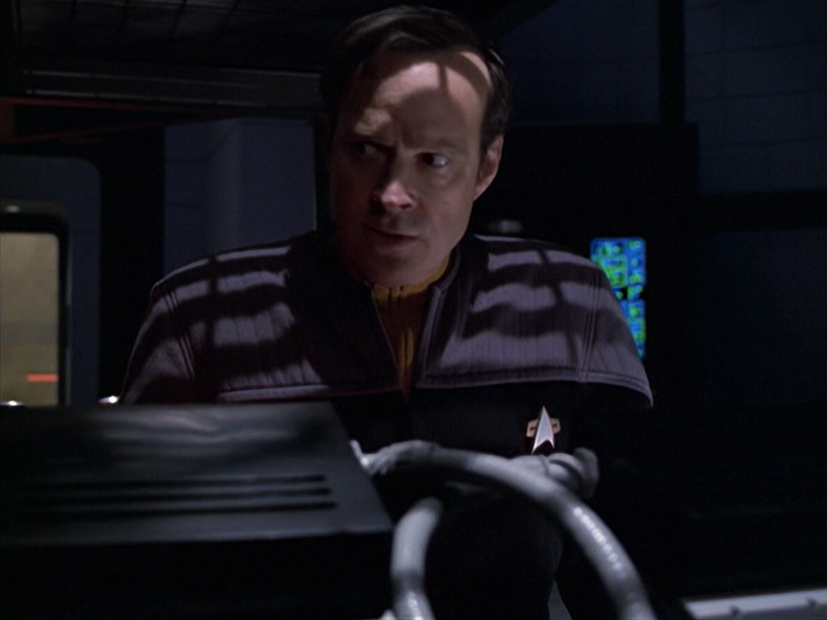 extant_StarTrek_VOY_6x10-Pathfinder_02673.jpg