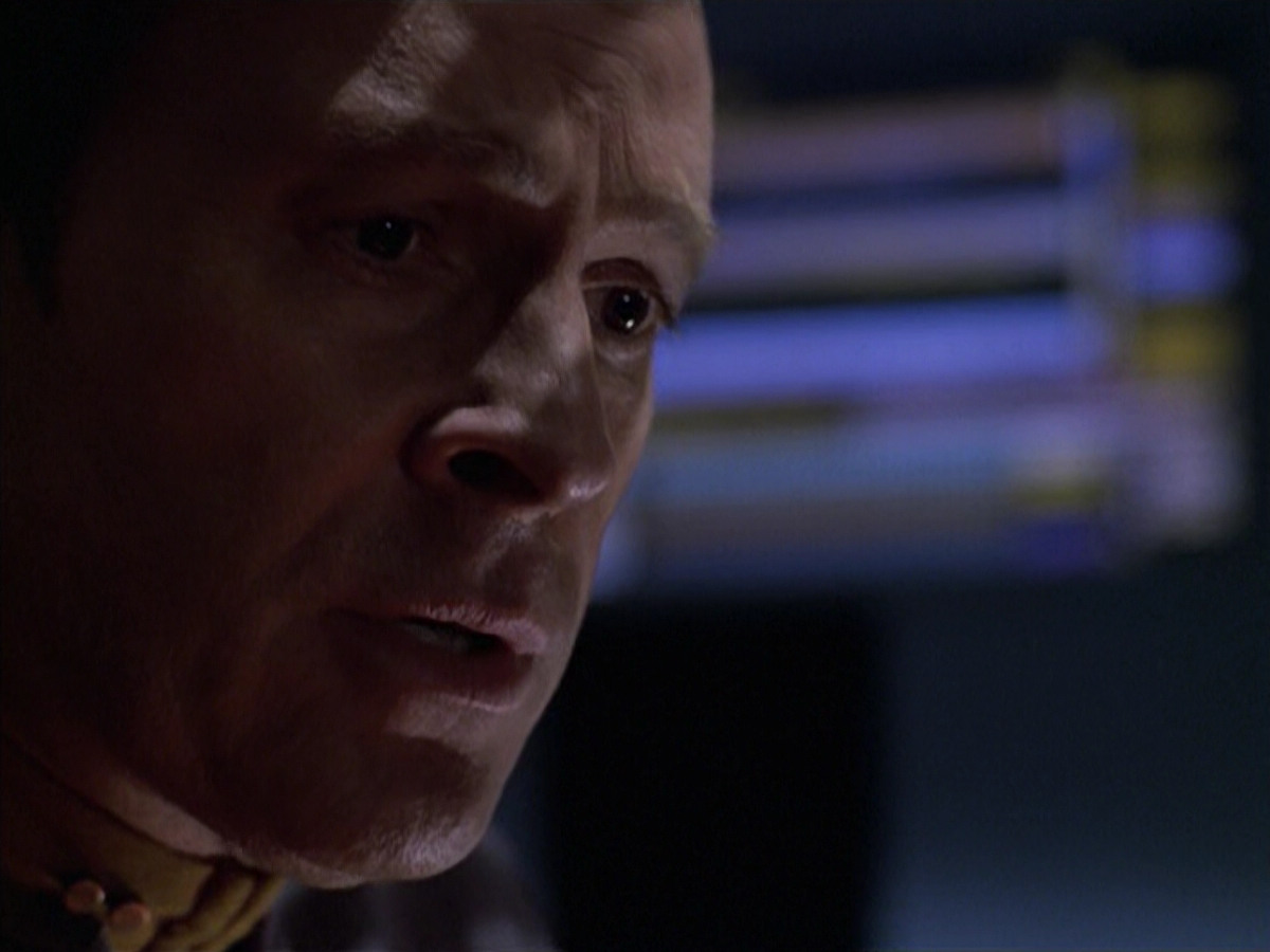 extant_StarTrek_VOY_6x10-Pathfinder_02712.jpg
