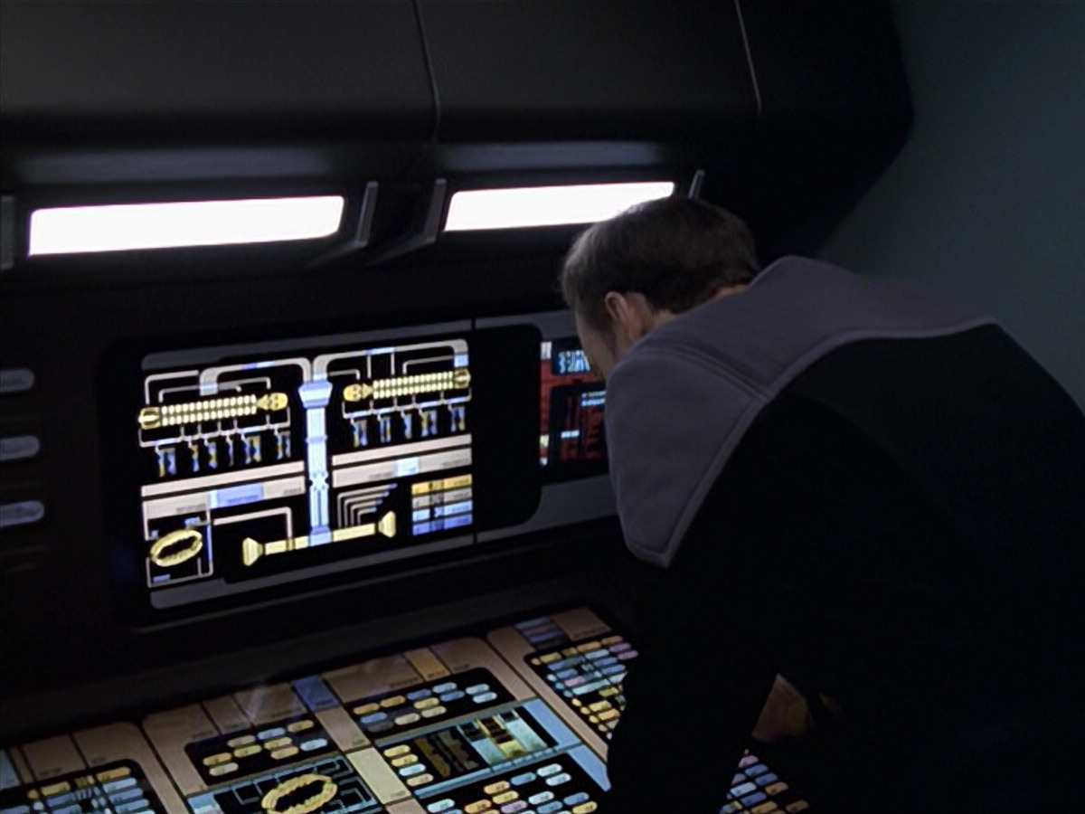 extant_StarTrek_VOY_6x10-Pathfinder_02885.jpg