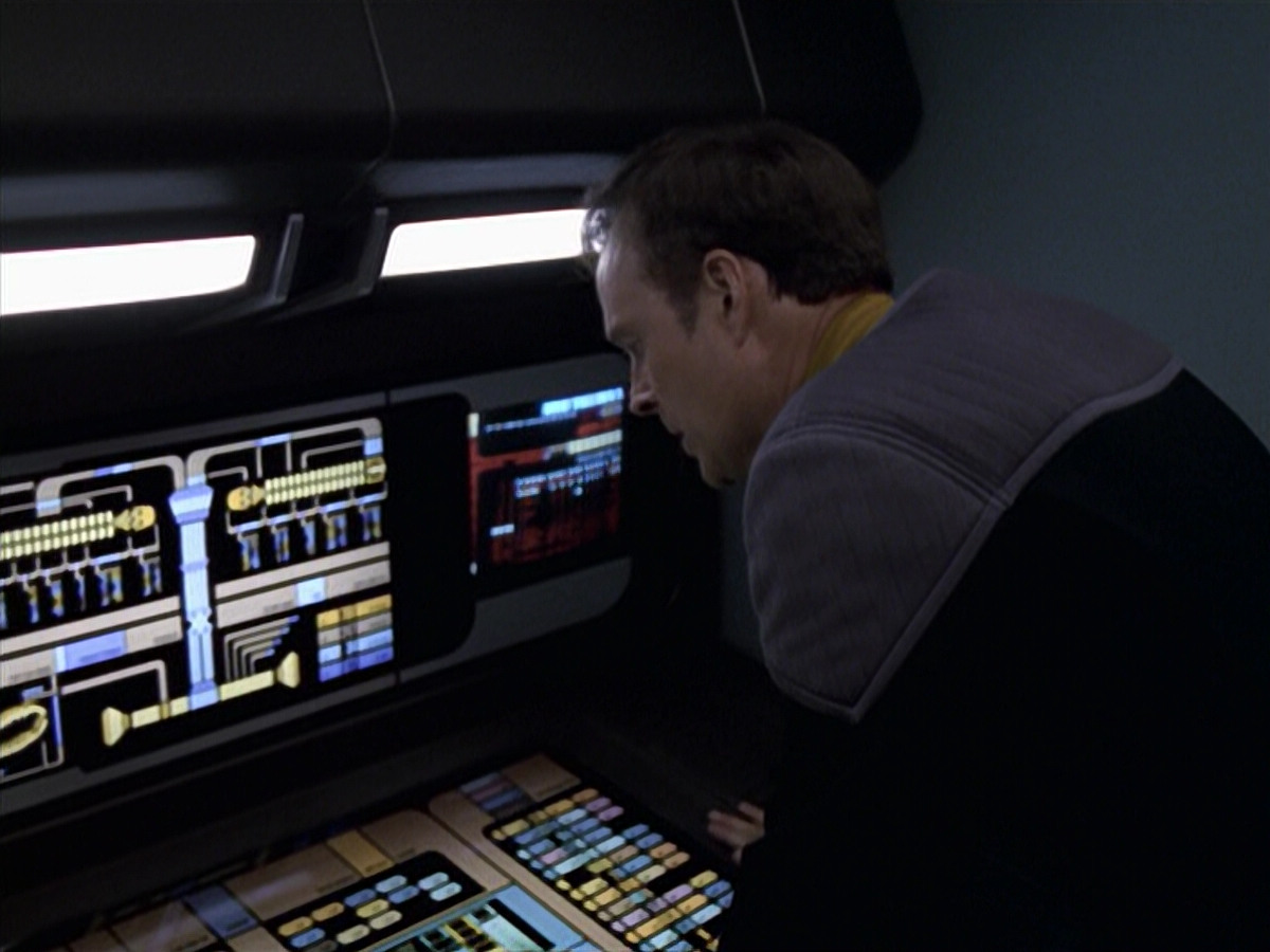 extant_StarTrek_VOY_6x10-Pathfinder_02887.jpg