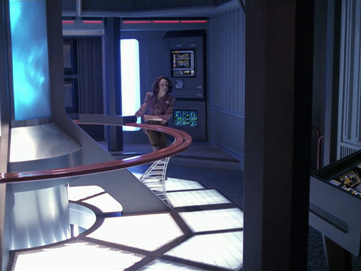 extant_StarTrek_VOY_6x10-Pathfinder_02961.jpg