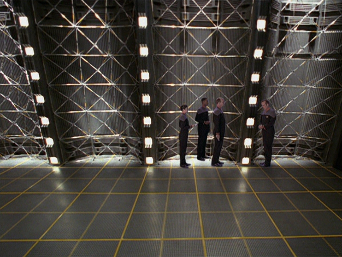 extant_StarTrek_VOY_6x10-Pathfinder_03088.jpg
