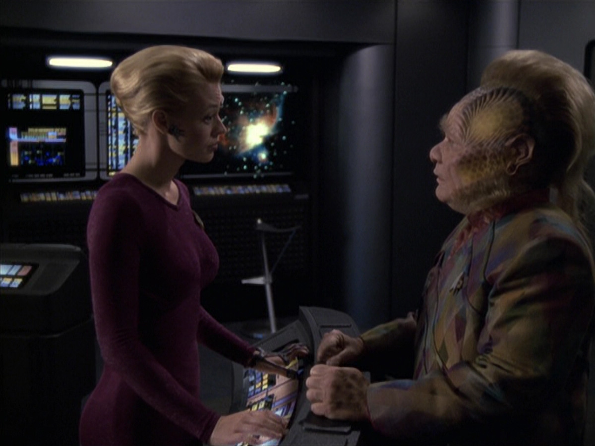 extant_StarTrek_VOY_6x10-Pathfinder_03147.jpg