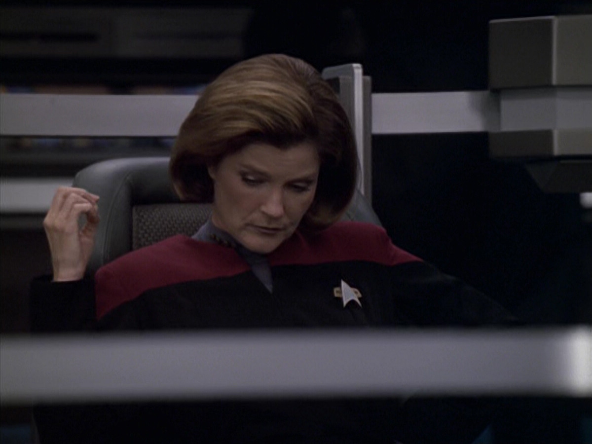 extant_StarTrek_VOY_6x10-Pathfinder_03163.jpg