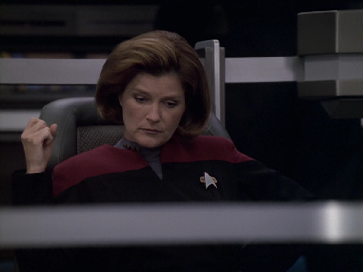 extant_StarTrek_VOY_6x10-Pathfinder_03164.jpg