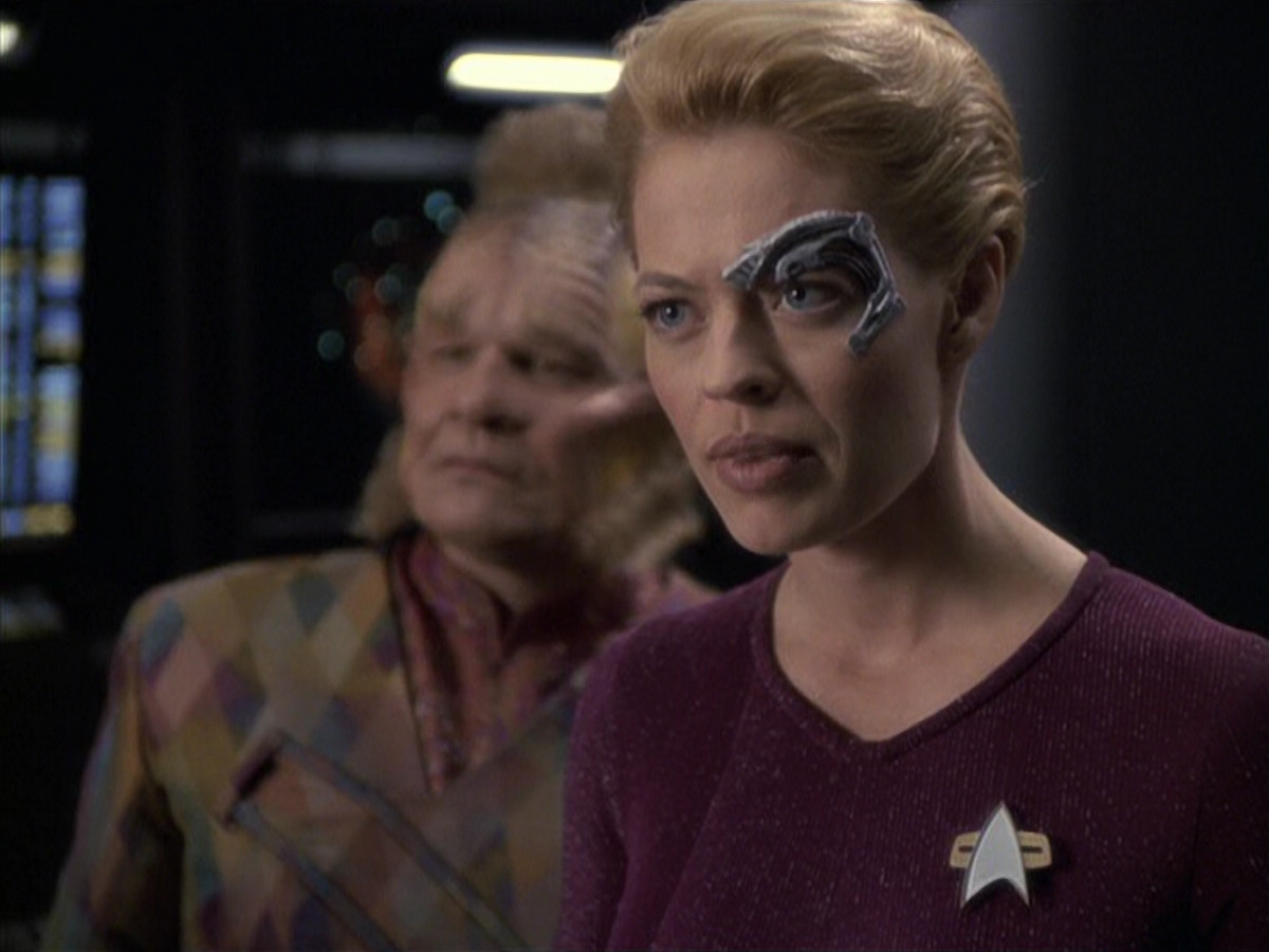 extant_StarTrek_VOY_6x10-Pathfinder_03174.jpg