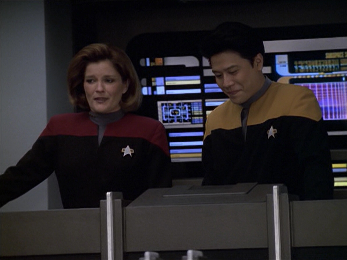 extant_StarTrek_VOY_6x10-Pathfinder_03348.jpg