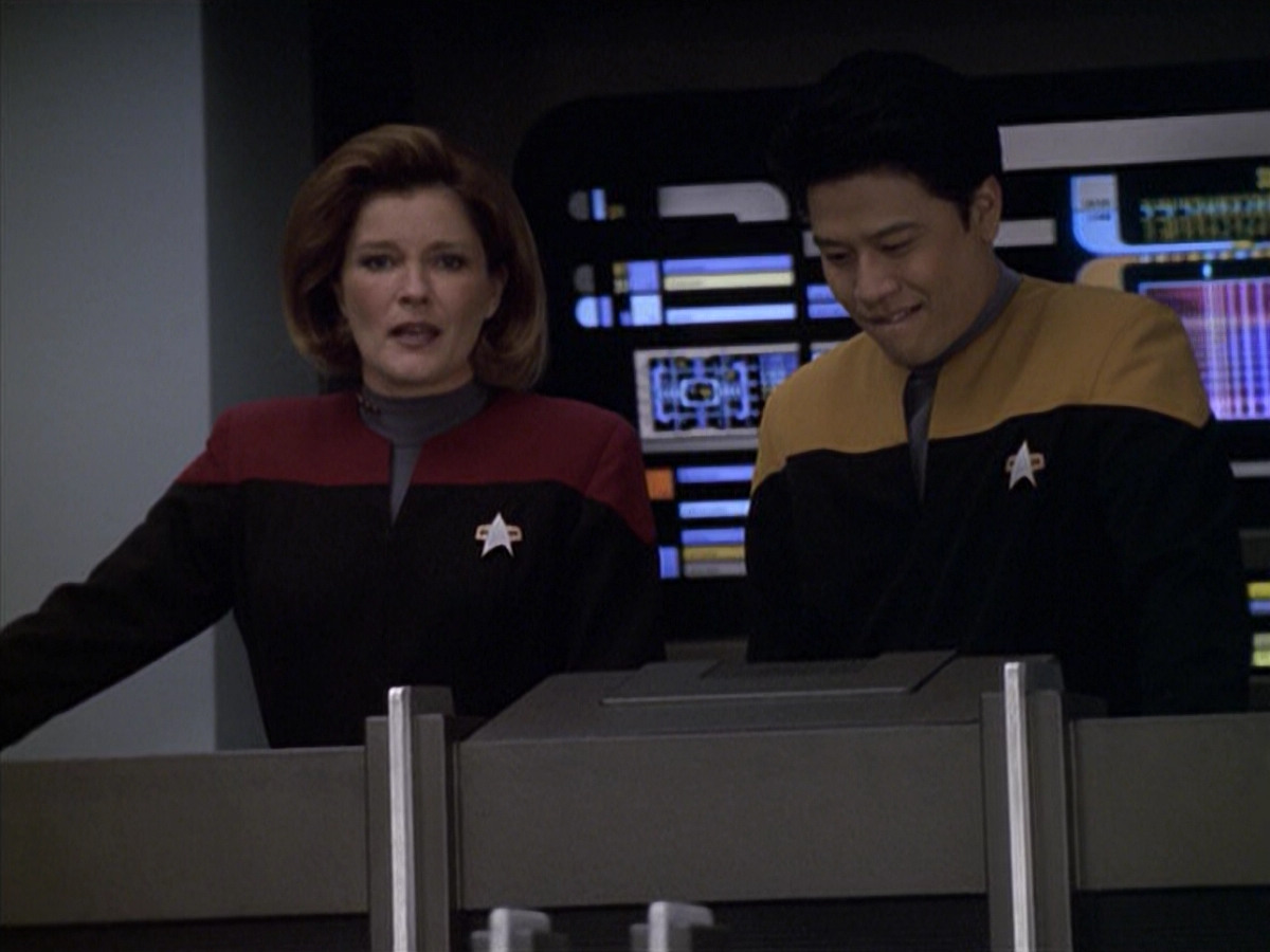 extant_StarTrek_VOY_6x10-Pathfinder_03352.jpg
