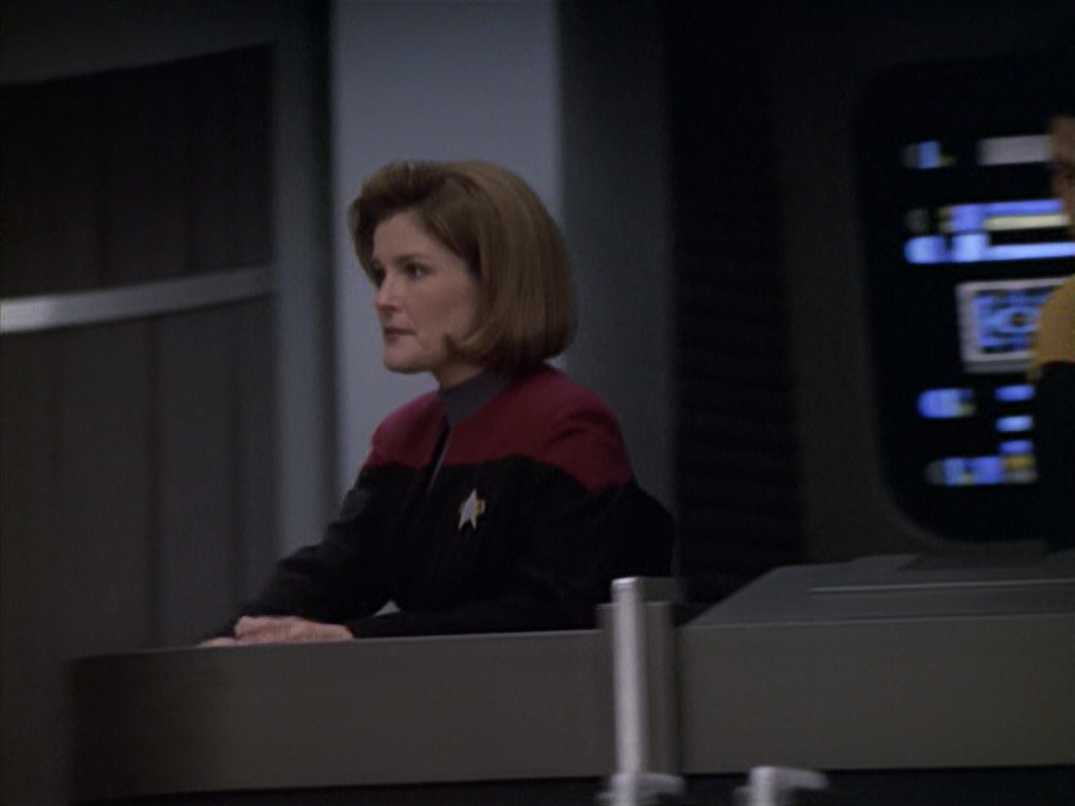 extant_StarTrek_VOY_6x10-Pathfinder_03366.jpg