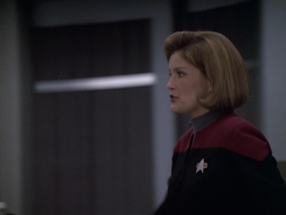 extant_StarTrek_VOY_6x10-Pathfinder_03373.jpg
