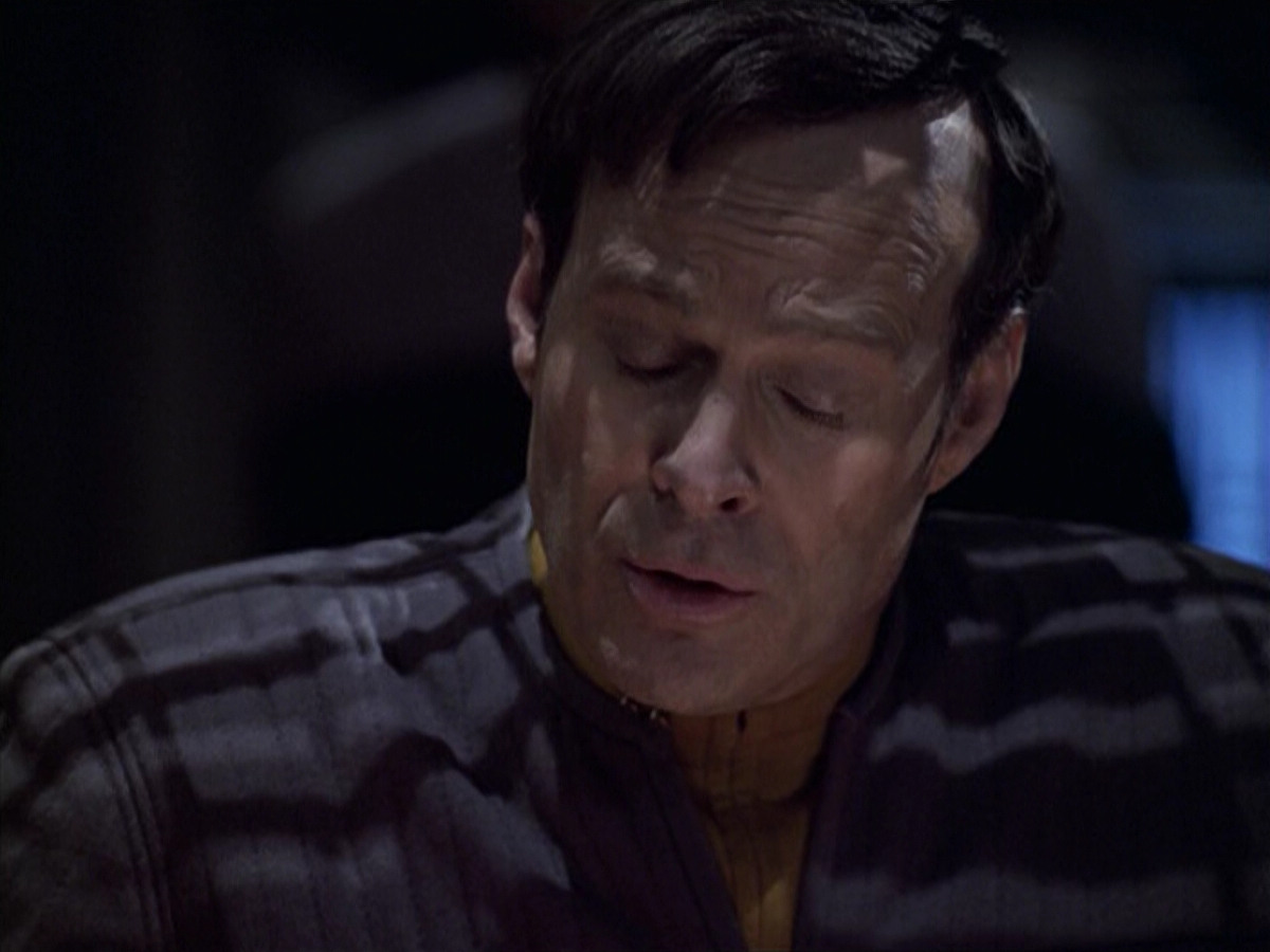 extant_StarTrek_VOY_6x10-Pathfinder_03386.jpg