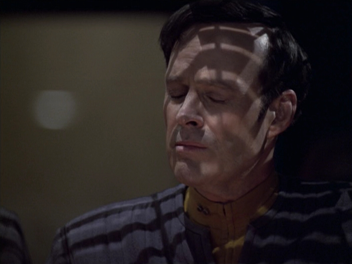 extant_StarTrek_VOY_6x10-Pathfinder_03476.jpg