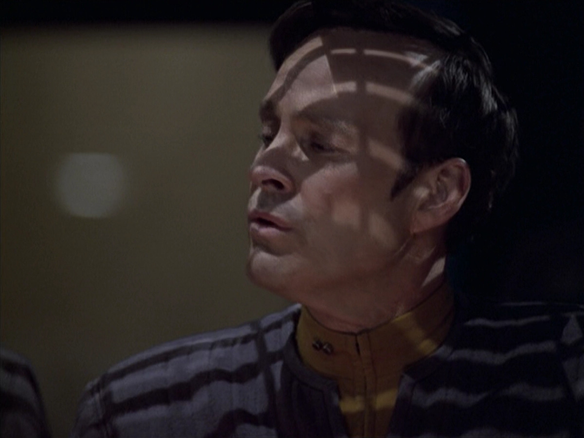extant_StarTrek_VOY_6x10-Pathfinder_03479.jpg