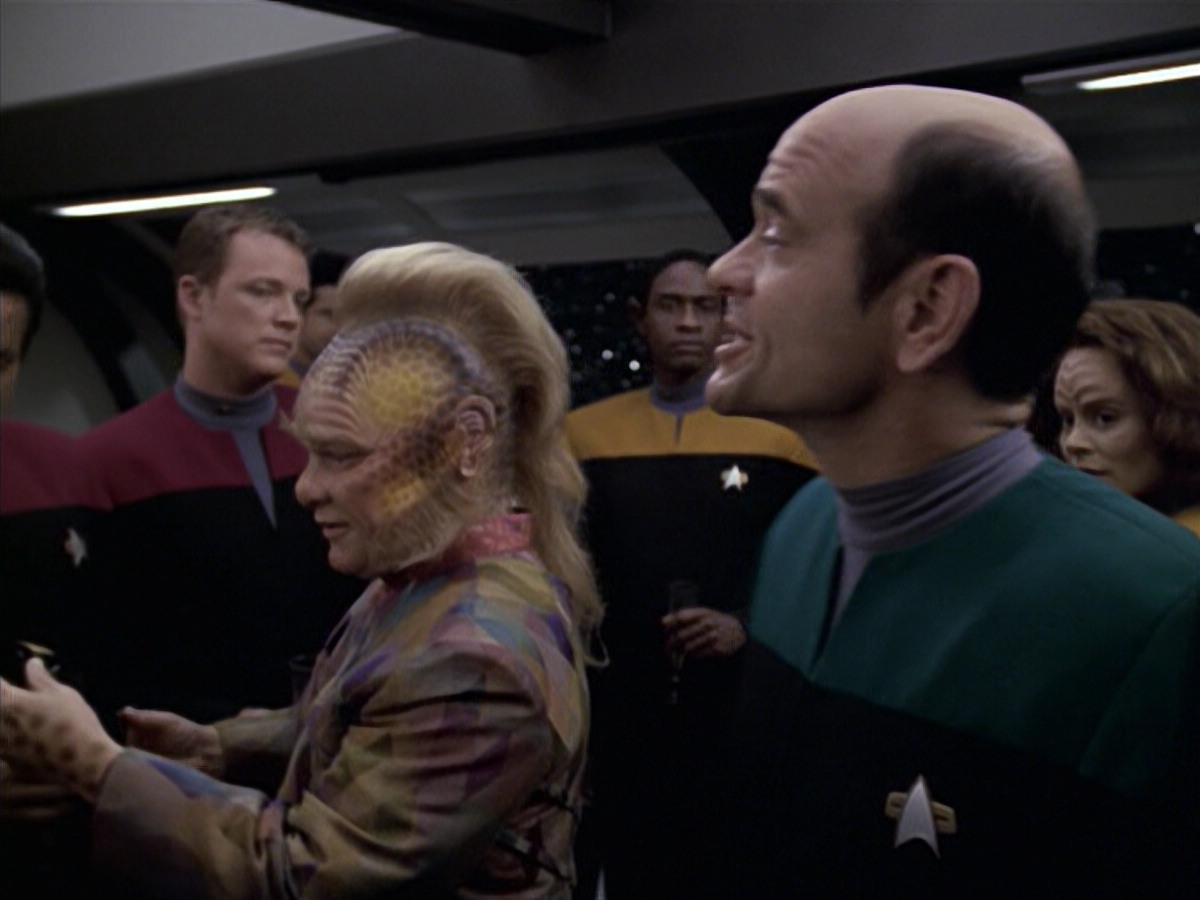 extant_StarTrek_VOY_6x10-Pathfinder_03516.jpg