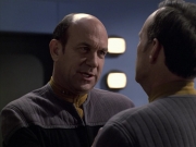 extant_StarTrek_VOY_6x10-Pathfinder_00700.jpg