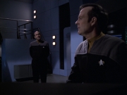 extant_StarTrek_VOY_6x10-Pathfinder_00813.jpg