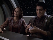 extant_StarTrek_VOY_6x10-Pathfinder_00940.jpg