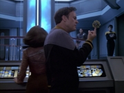 Filename=extant_StarTrek_VOY_6x10-Pathfinder_01729.jpg
Filesize=186KiB
Dimensions=1200x900
Date added=Dec 28, 2019 extant_StarTrek_VOY_6x10-Pathfinder_01729.jpg