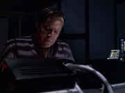 extant_StarTrek_VOY_6x10-Pathfinder_02667.jpg