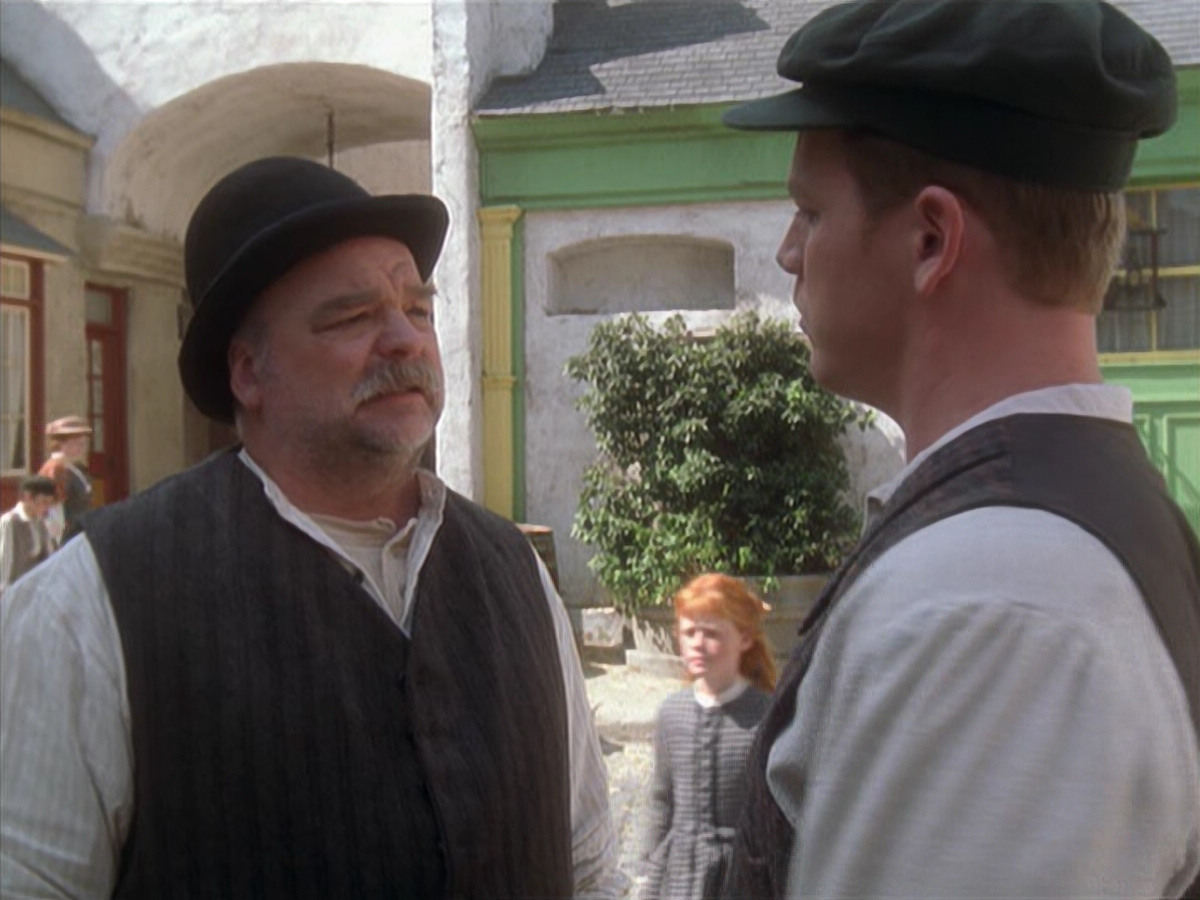 extant_StarTrek_VOY_6x11-FairHaven_00061.jpg