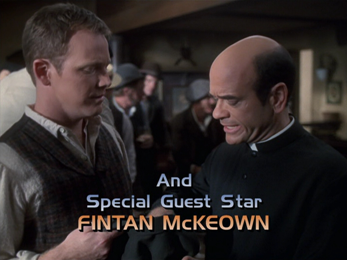 extant_StarTrek_VOY_6x11-FairHaven_00411.jpg
