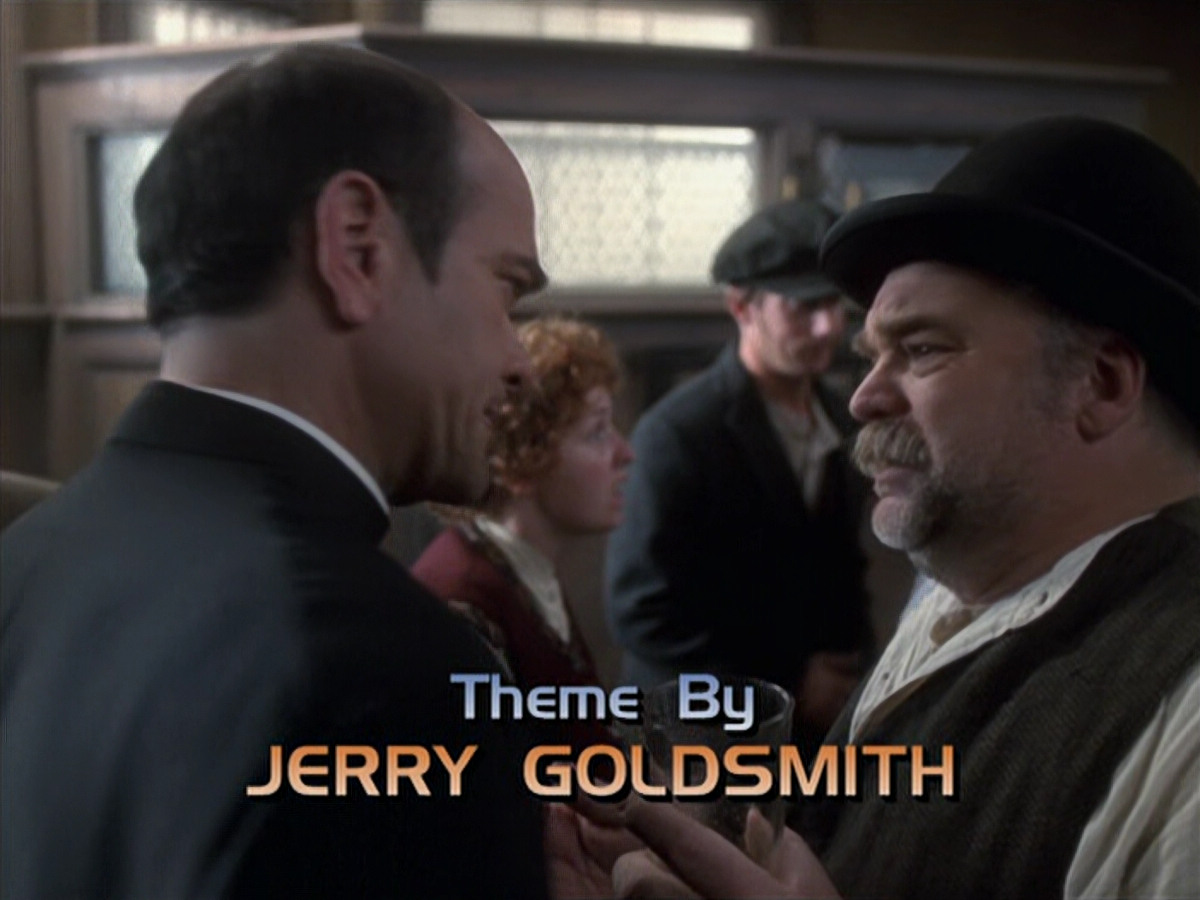 extant_StarTrek_VOY_6x11-FairHaven_00419.jpg